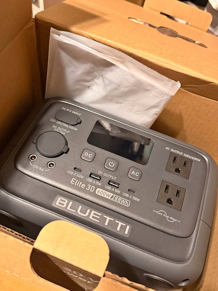 Power station Bluetti elite 30 in San Antonio, TX (photo 1) — photo 1