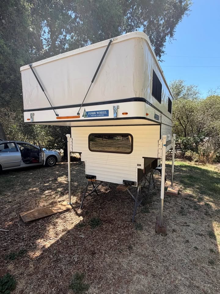 2019 4 Wheel Camper Hawk Full Size Pickups (photo 2) — photo 2