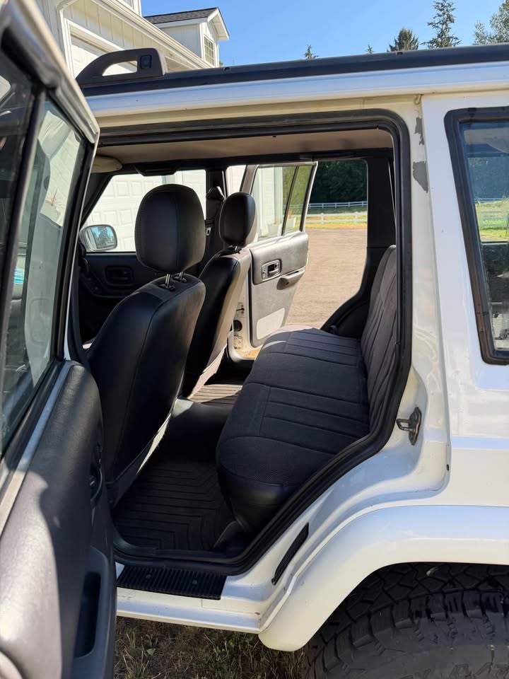 2001 Jeep Cherokee · Limited Sport Utility 4D in Snohomish, WA (photo 11)
