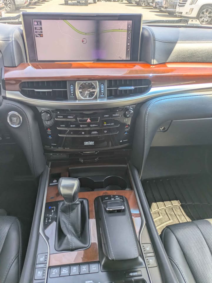 2017 Lexus LX · LX 570 Sport Utility 4D in Austin, TX (photo 11) — photo 11