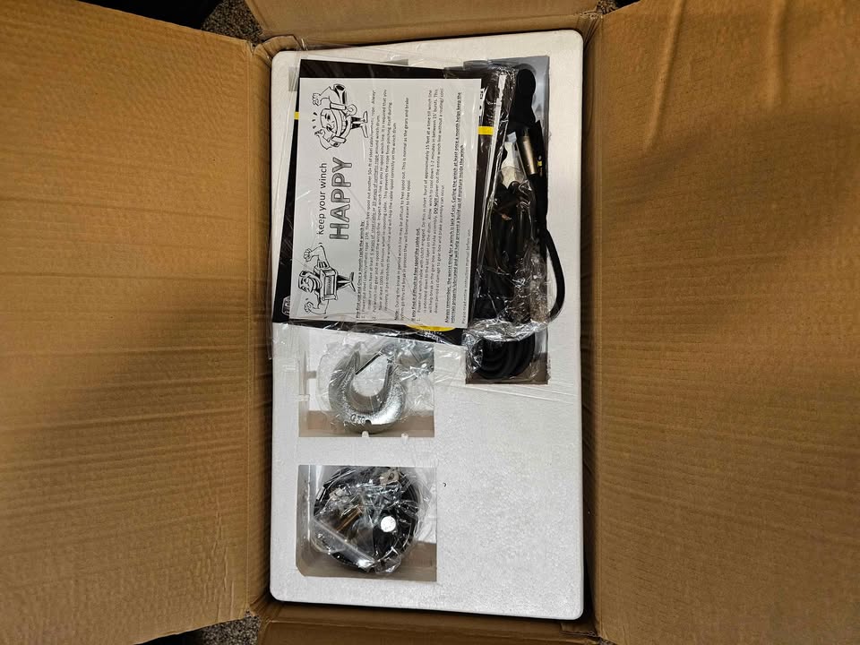 Smittybilt X20 10,000lb Winch, with wireless remote option. BRAND NEW IN BOX in Staten Island, NY (photo 3) — photo 3