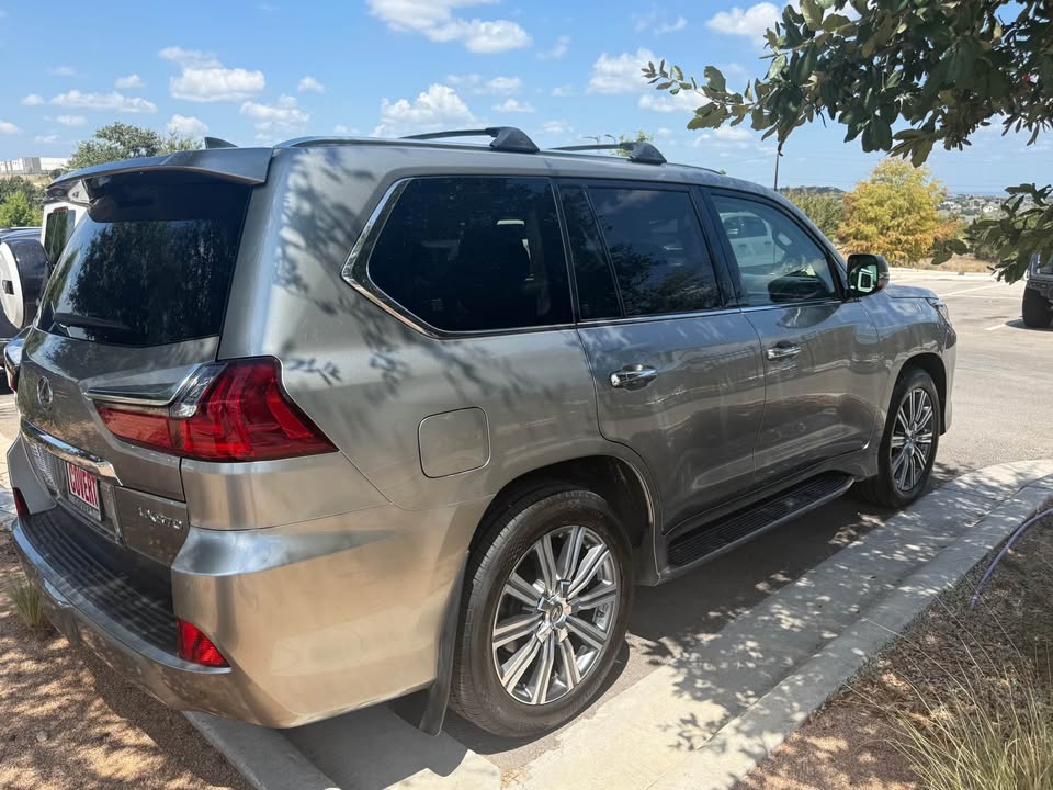 2017 Lexus LX · LX 570 Sport Utility 4D in Dripping Springs, TX (photo 2) — photo 2
