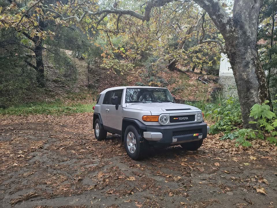 2007 Toyota FJ Cruiser · Sport Utility 2D in Los Angeles, CA (photo 9) — photo 9