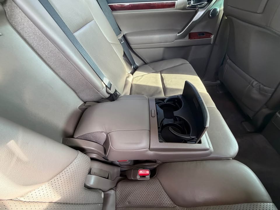 2011 Lexus GX · GX 460 Luxury Sport Utility 4D (photo 11) — photo 11