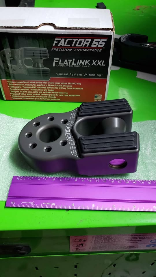 Factor 55 FlatLink XXL Winch Shackle Mount Assembly Anodized Gray in Brownsville, TX (photo 6) — photo 6