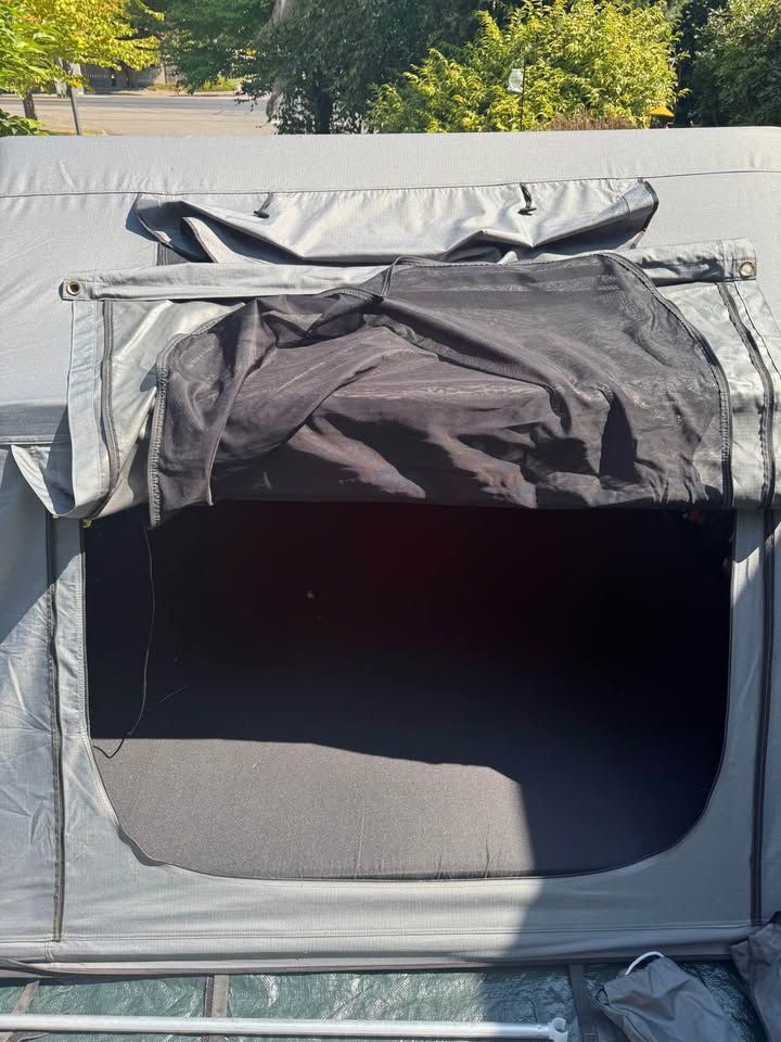 Smittybilt Overlander XL Rooftop Tent + Annex – in Olympia, WA (photo 3) — photo 3
