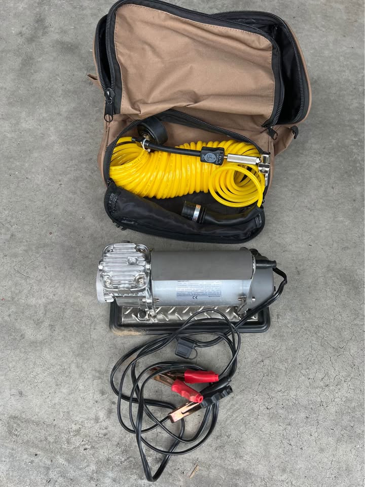 VIAIR 400P Air Compressor (photo 2) — photo 2