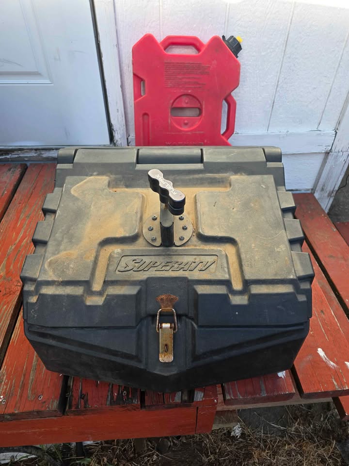 RZR Xp 100 Rear Cargo Box with Rotopax 2 Gal Gas Can in Longview, WA (photo 4) — photo 4