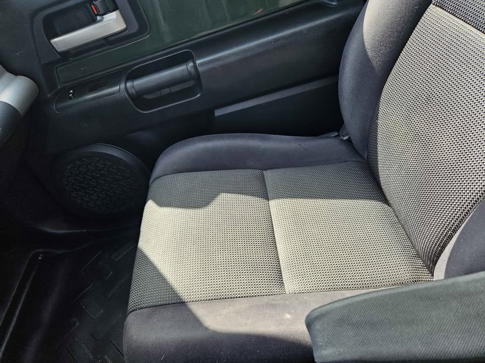 2012 Toyota FJ Cruiser · Base in Austin, TX (photo 4) — photo 4