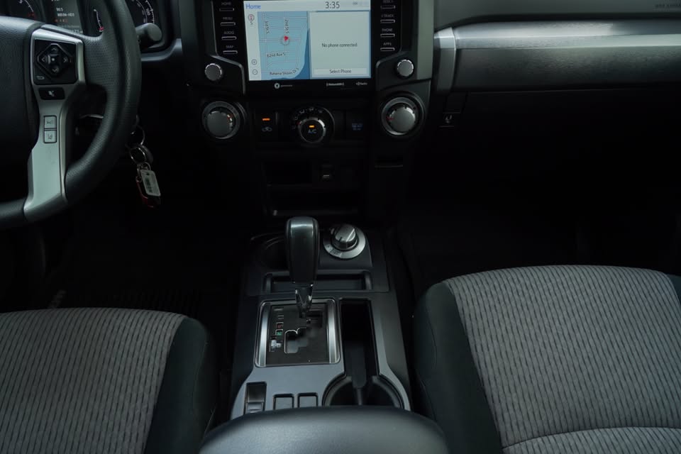 2020 Toyota 4Runner in St Petersburg, FL (photo 12) — photo 12