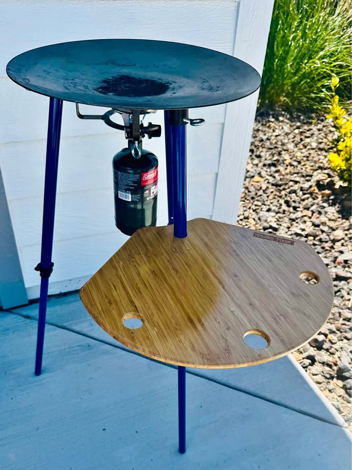 Skottle w/ table - Tembo Tusk in Minden, NV (photo 1) — photo 1