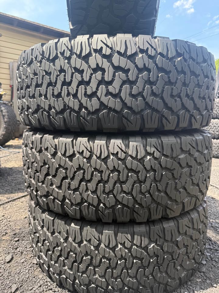 LT305/65R18 BFGOODRICH KO2 ALL TERRAIN‼‼‼ in Dallas, TX (photo 2)