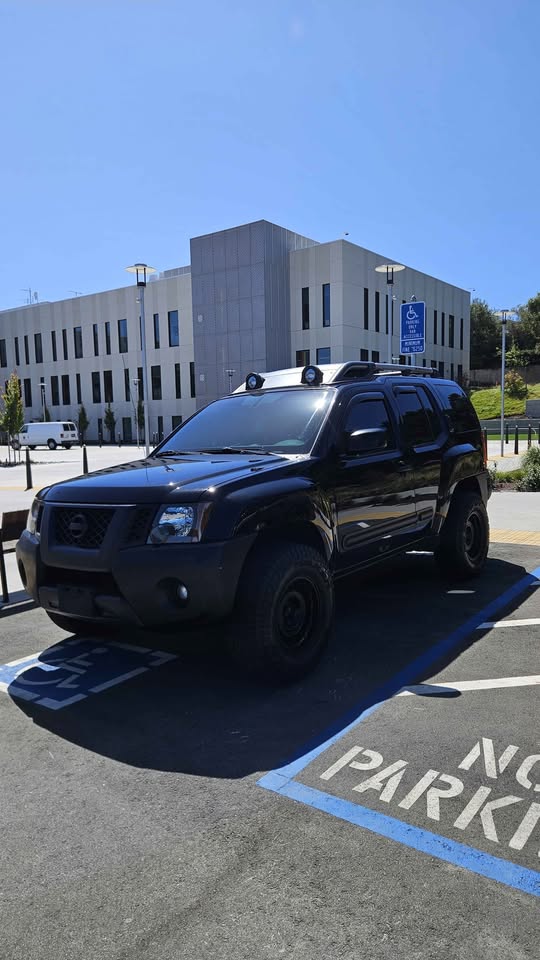 2011 Nissan Xterra · PRO-4X Sport Utility 4D in San Mateo, CA (photo 2) — photo 2