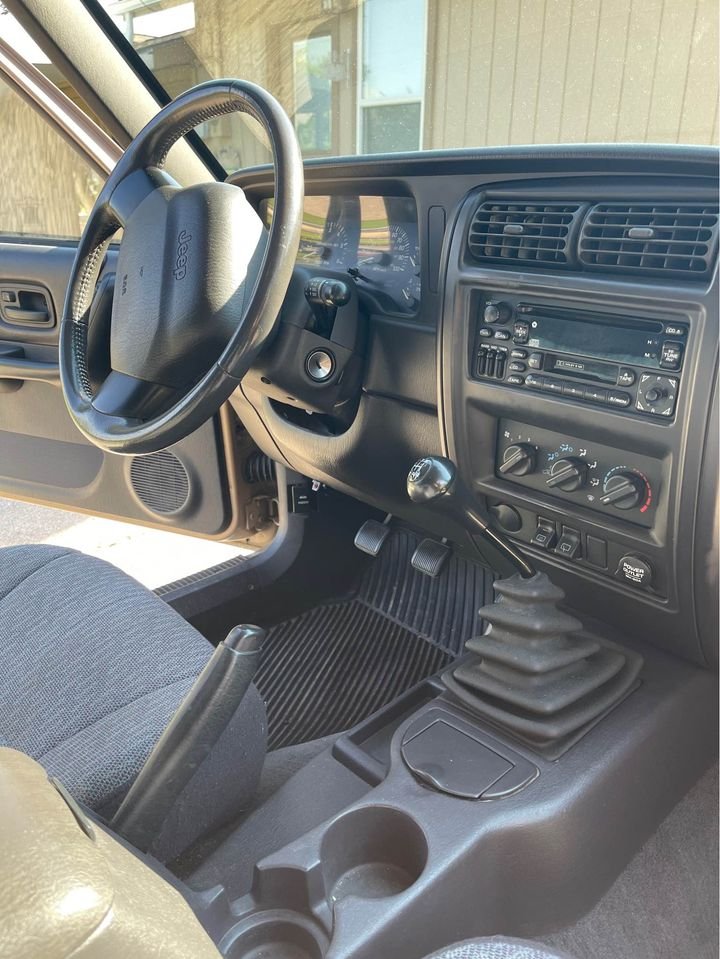 1999 Jeep Cherokee XJ in Bremerton, WA (photo 2)