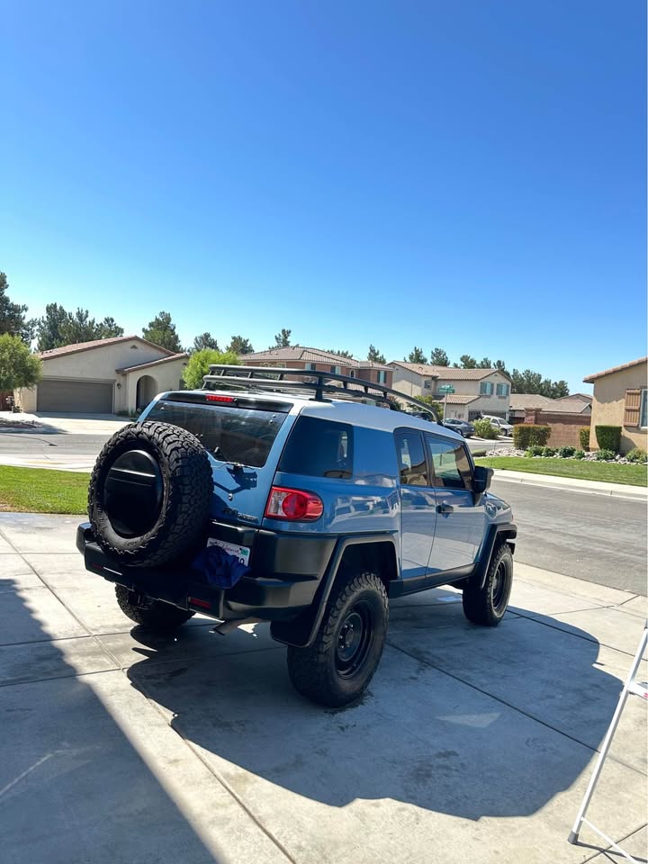 2011 Toyota FJ Cruiser (photo 5) — photo 5