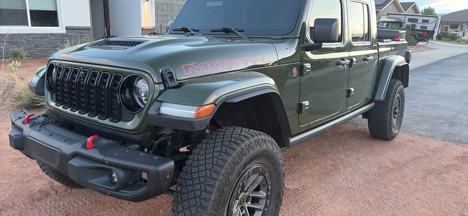 2022 Jeep gladiator Mojave (photo 2) — photo 2