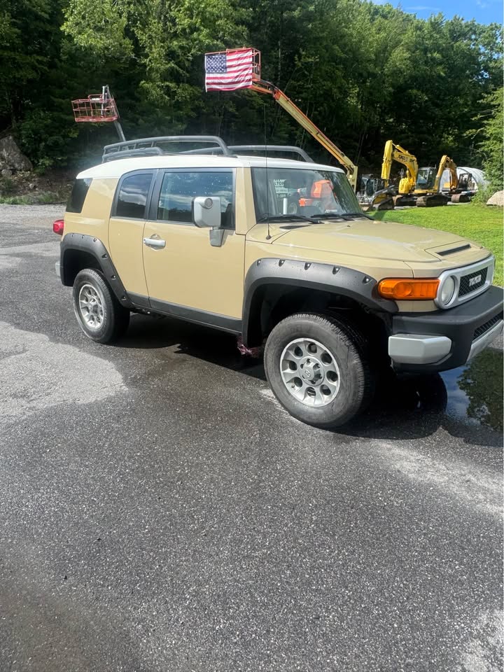 2012 Toyota FJ Cruiser · Sport Utility 2D in Torrington, CT (photo 2) — photo 2