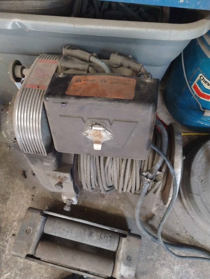 Warn 8274 winch in Spirit Lake, ID (photo 2)