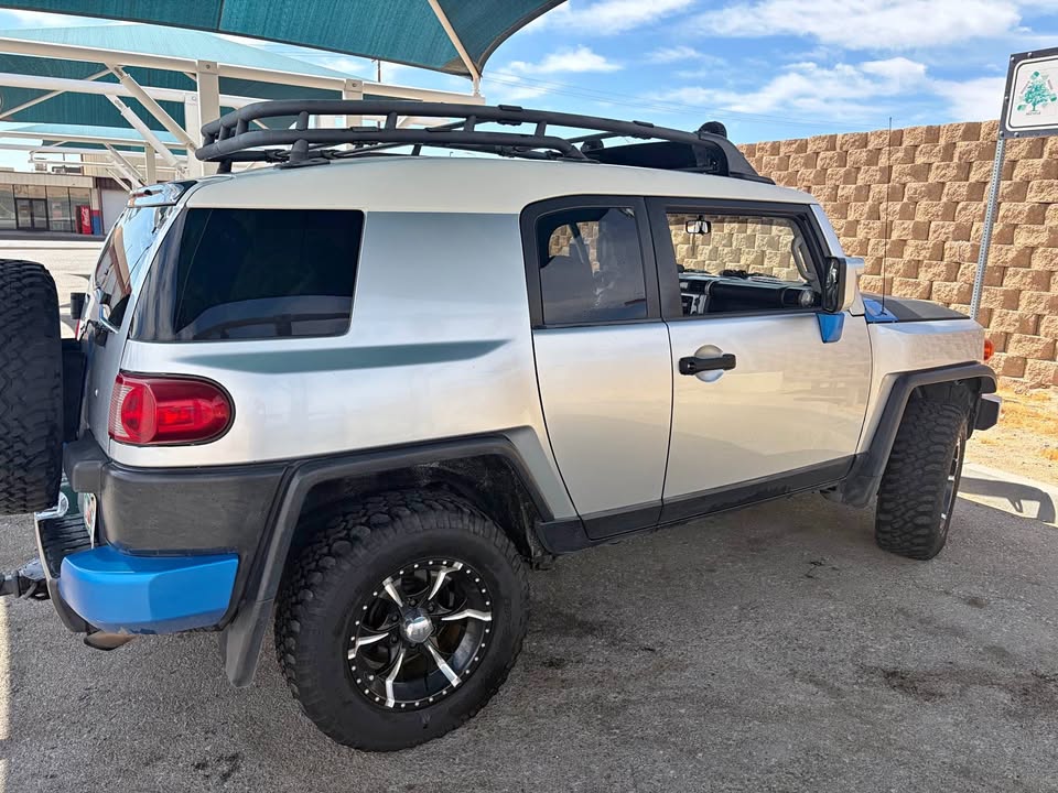 2007 Toyota FJ Cruiser · Sport Utility 2D in Barstow, CA (photo 1) — photo 1
