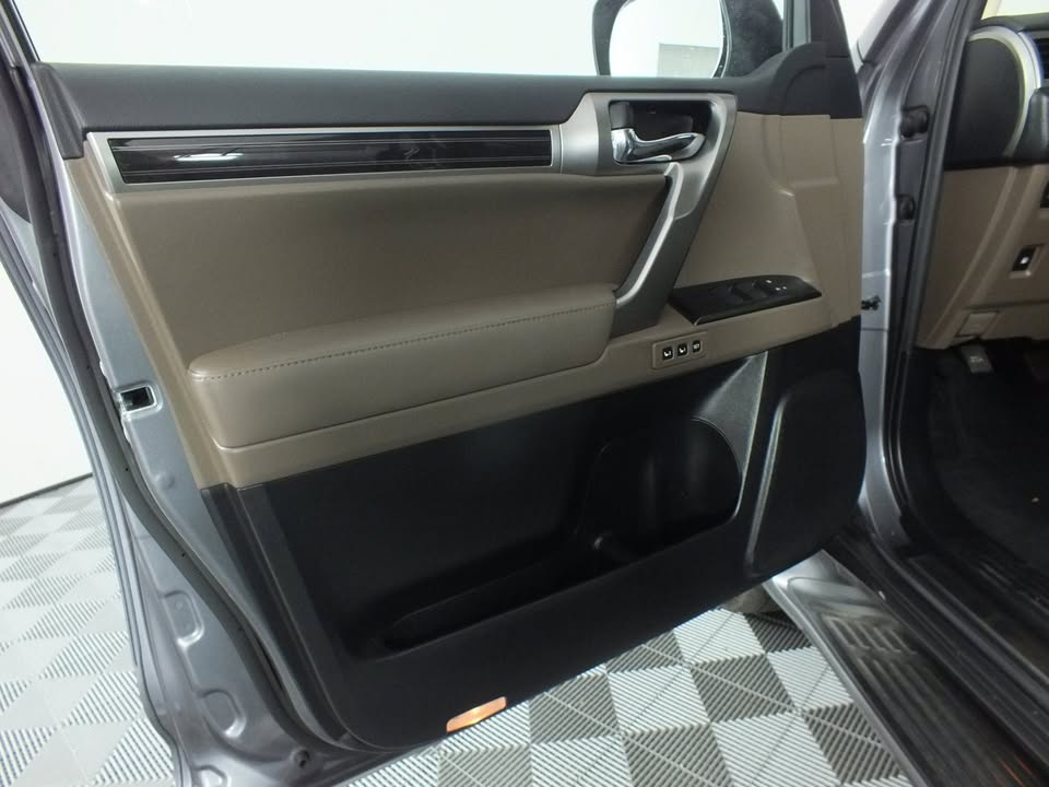 2023 Lexus GX in Gilbert, AZ (photo 9) — photo 9