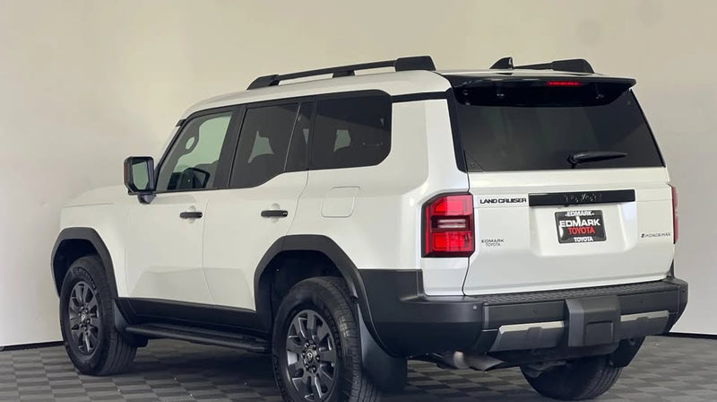 2024 Toyota Landcruiser · Base (photo 5) — photo 5