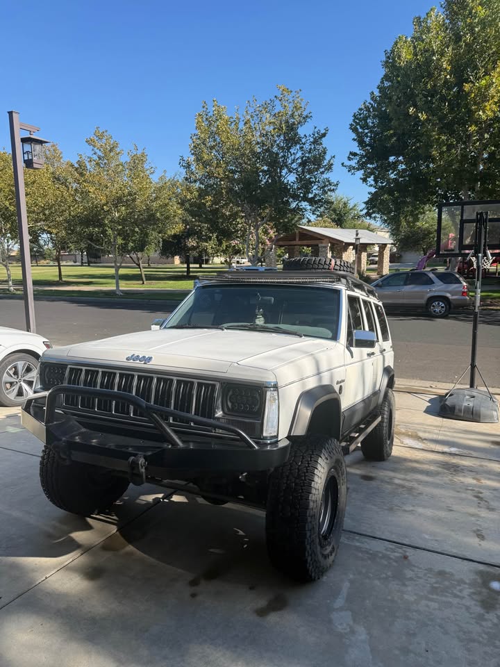 1988 Jeep Cherokee · XJ in Clovis, CA (photo 2)