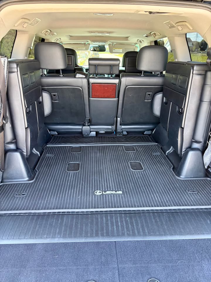 Lexus LX 570 clean , private owner in Wheaton, IL (photo 8) — photo 8