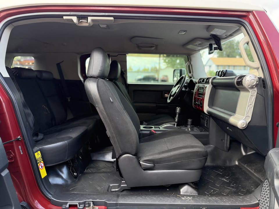 2010 Toyota FJ Cruiser · Sport Utility 2D in Lacey, WA (photo 9) — photo 9