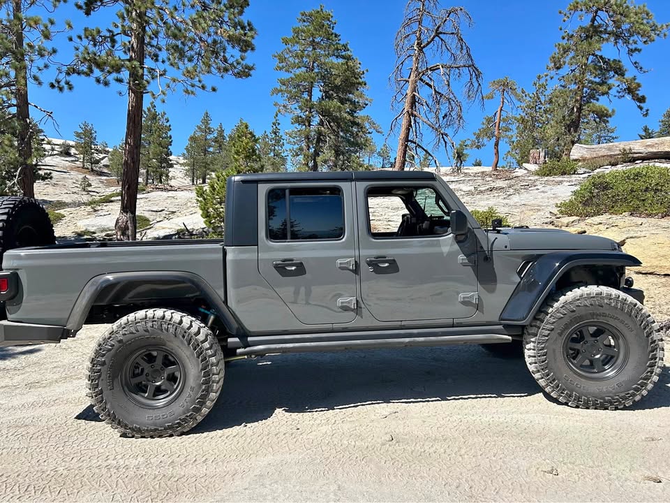 2020 Jeep Gladiator · Sport S Pickup 4D 5 ft in Fresno, CA (photo 1)