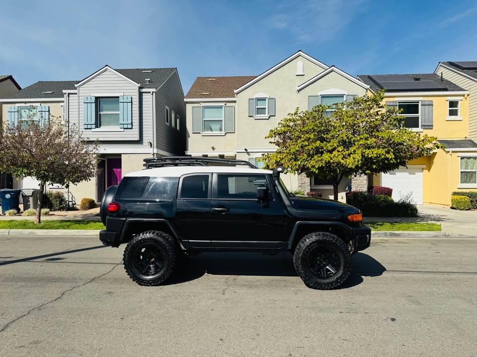 2008 Toyota FJ Cruiser · Sport Utility 2D in Sacramento, CA (photo 11) — photo 11
