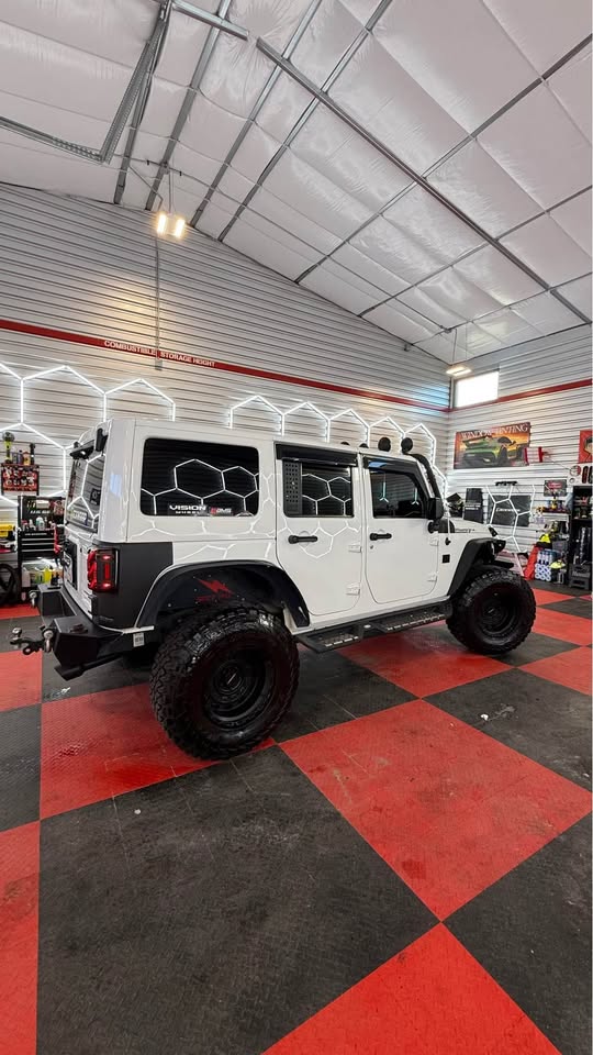 2013 Jeep Wrangler · Unlimited Sahara Sport Utility 4D in Commerce City, CO (photo 5) — photo 5