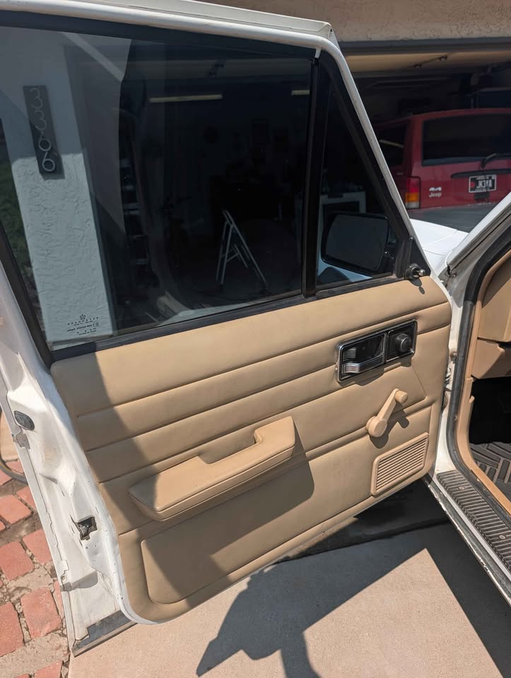 1991 Jeep Cherokee XJ in Phoenix, AZ (photo 6) — photo 6