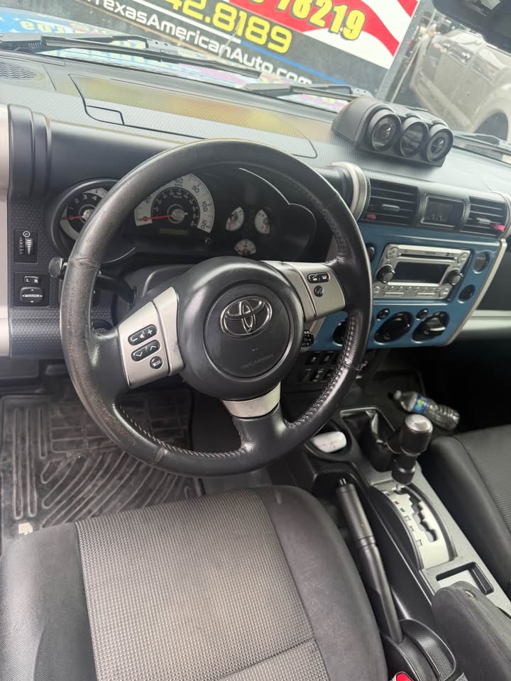 2013 Toyota FJ Cruiser in San Antonio, TX (photo 4) — photo 4