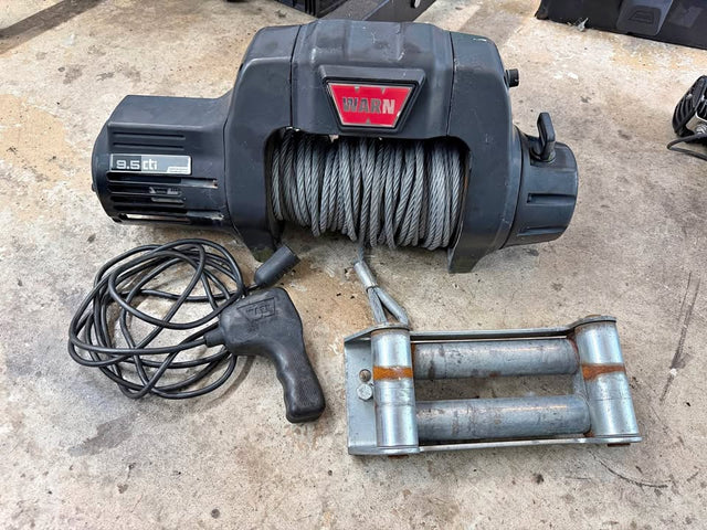 Warn 9.5cti winch 9500 lbs in Middletown, CT (photo 1)