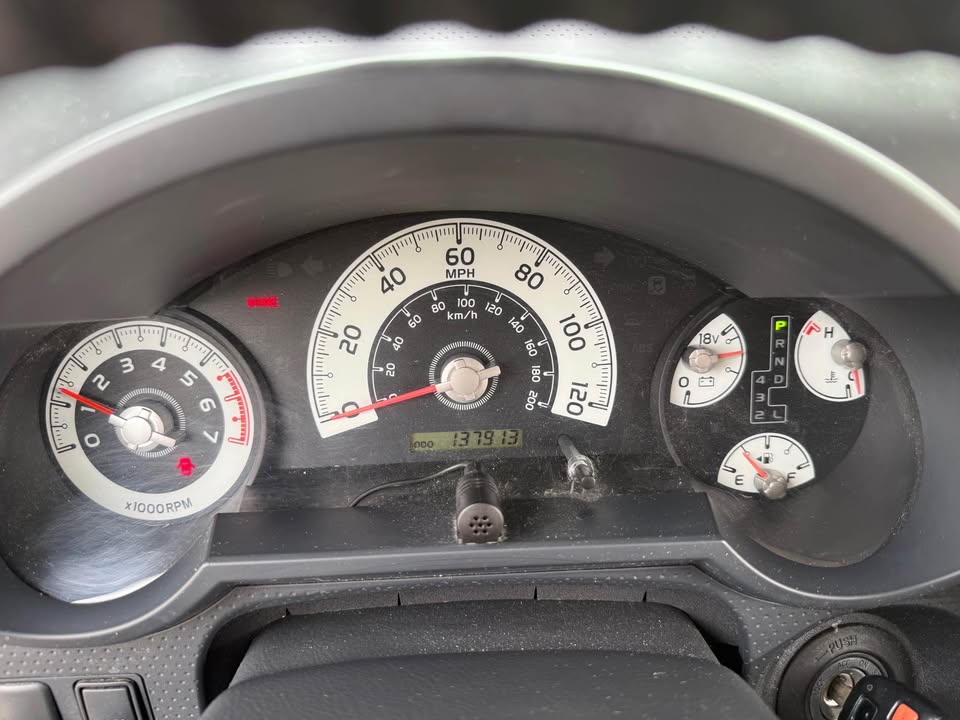 2013 Toyota FJ Cruiser · Sport Utility 2D (photo 4) — photo 4