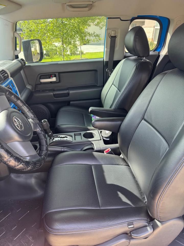 2008 Toyota FJ Cruiser · Sport Utility 2D in Liberty Hill, TX (photo 10) — photo 10