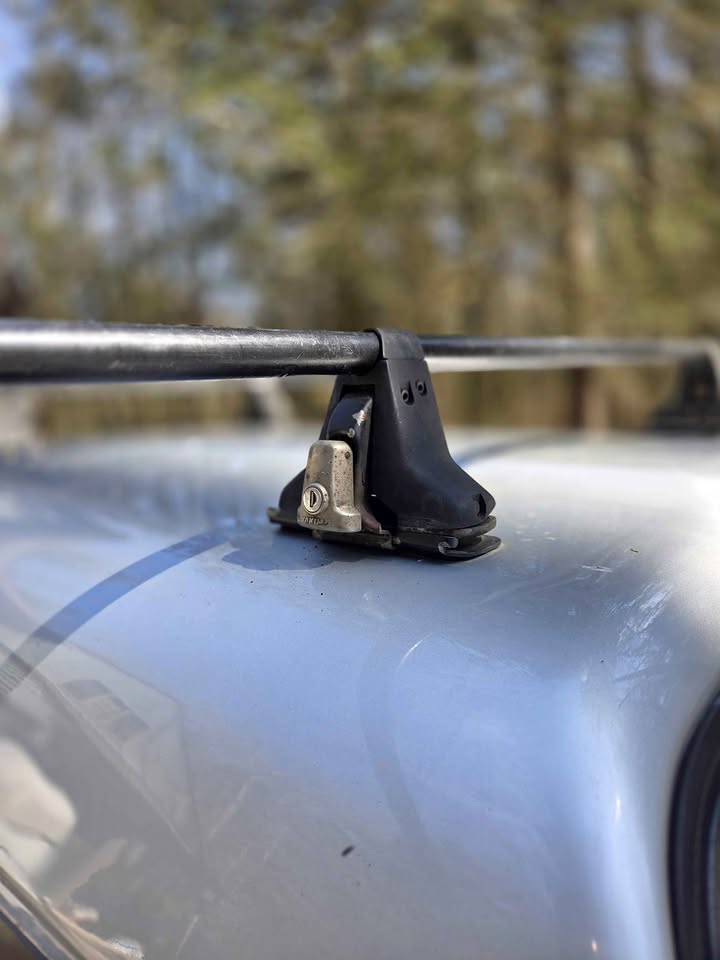 Yakima Roof Rack with Round Bars and Locks in Holyoke, MA (photo 1)