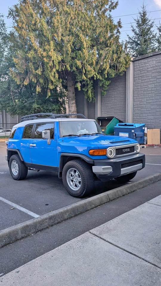 2007 Toyota FJ Cruiser · 4x4 in Auburn, WA (photo 1)