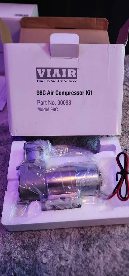 98C VIAIR COMPRESSOR in Bulverde, TX (photo 2) — photo 2