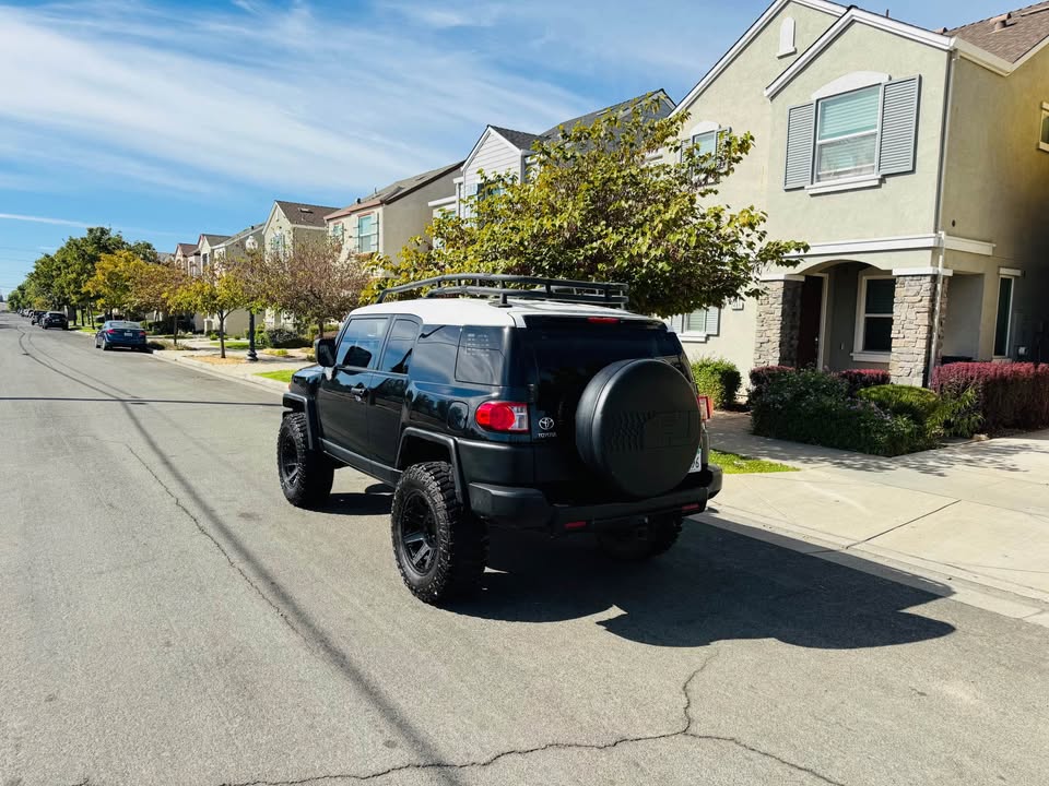 2008 Toyota FJ Cruiser · Sport Utility 2D in Sacramento, CA (photo 6) — photo 6