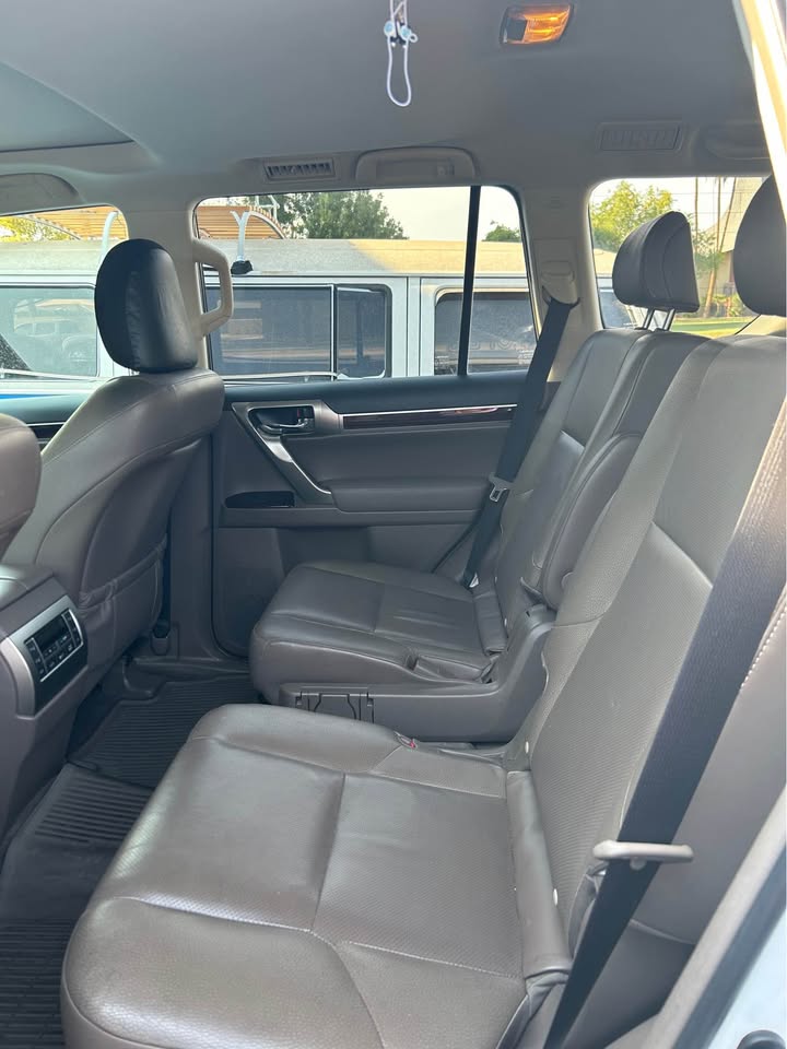 2017 Lexus GX460 in Phoenix, AZ (photo 4) — photo 4