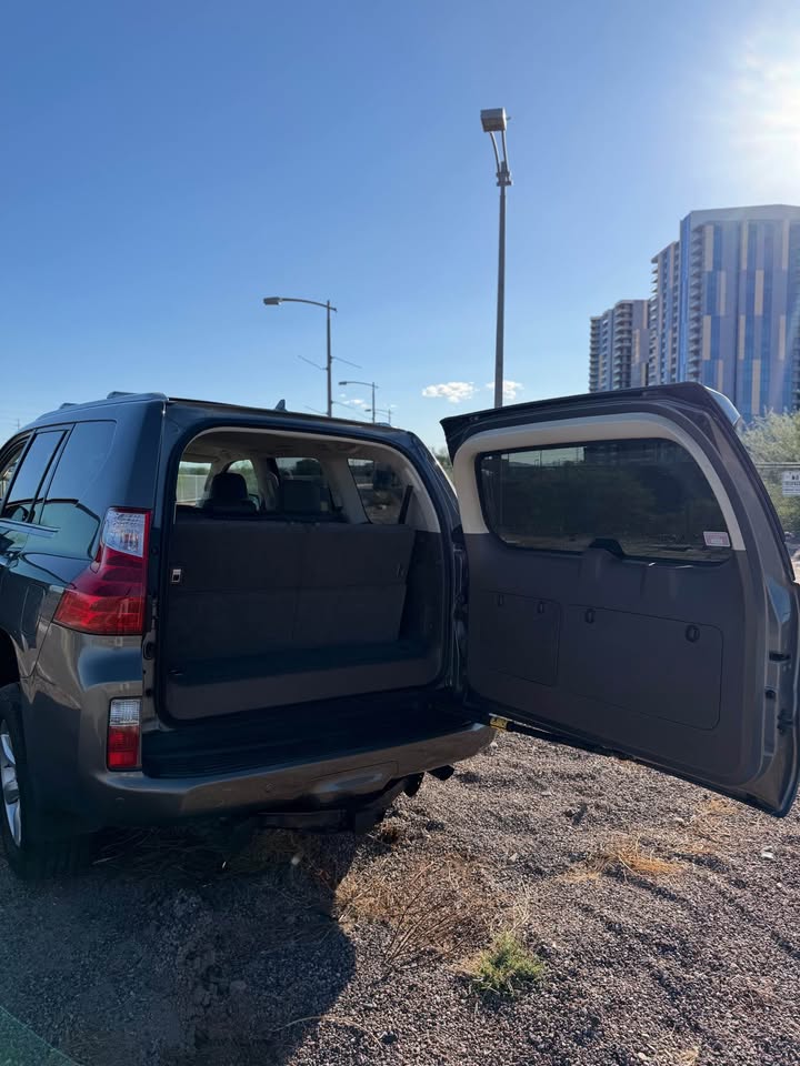 2010 Lexus GX · GX 460 Premium Sport Utility 4D in Tempe, AZ (photo 11) — photo 11