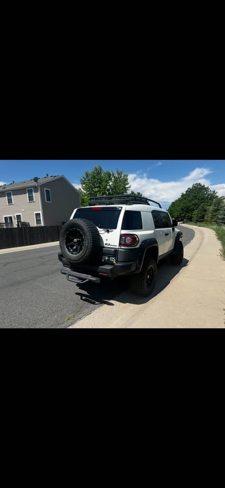 2013 Toyota FJ Cruiser · Sport Utility 2D — photo 2
