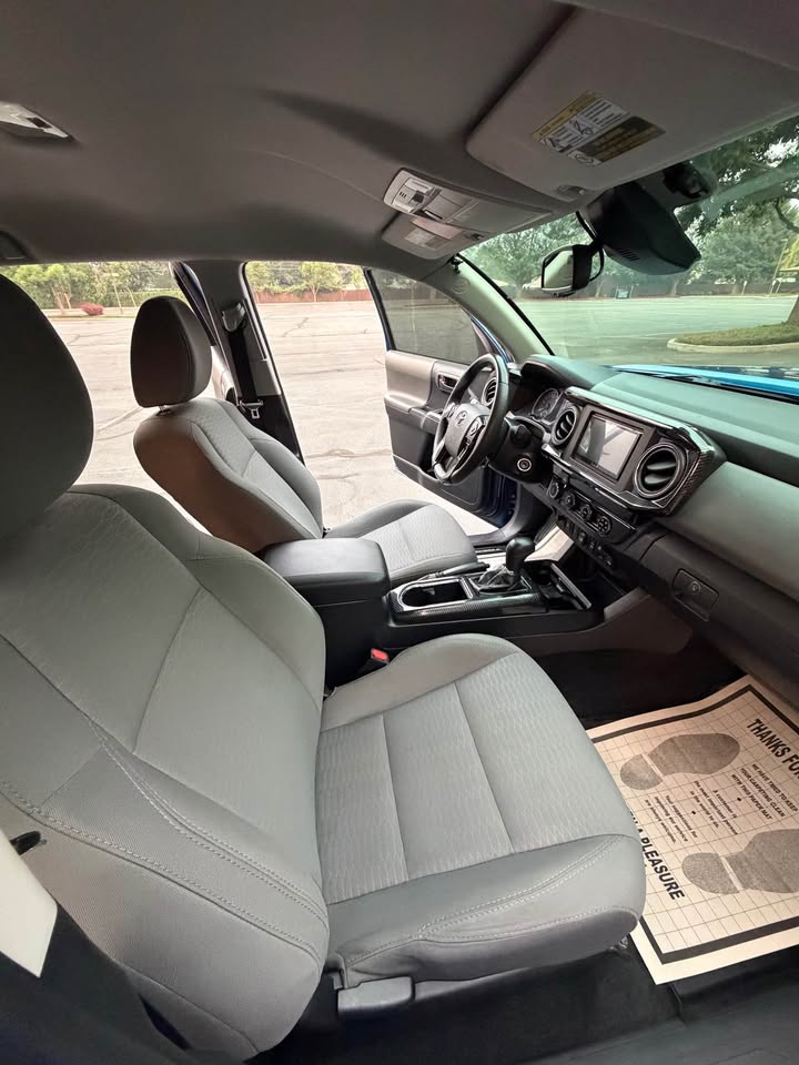 2018 Toyota Tacoma Double Cab · SR5 in Boise, ID (photo 10)