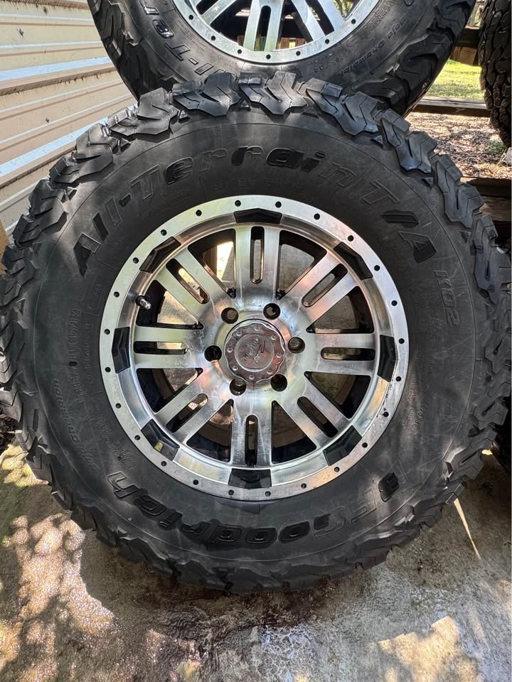 285/70/17 BFGoodrich KO2 tires and wheels in San Antonio, TX (photo 4) — photo 4