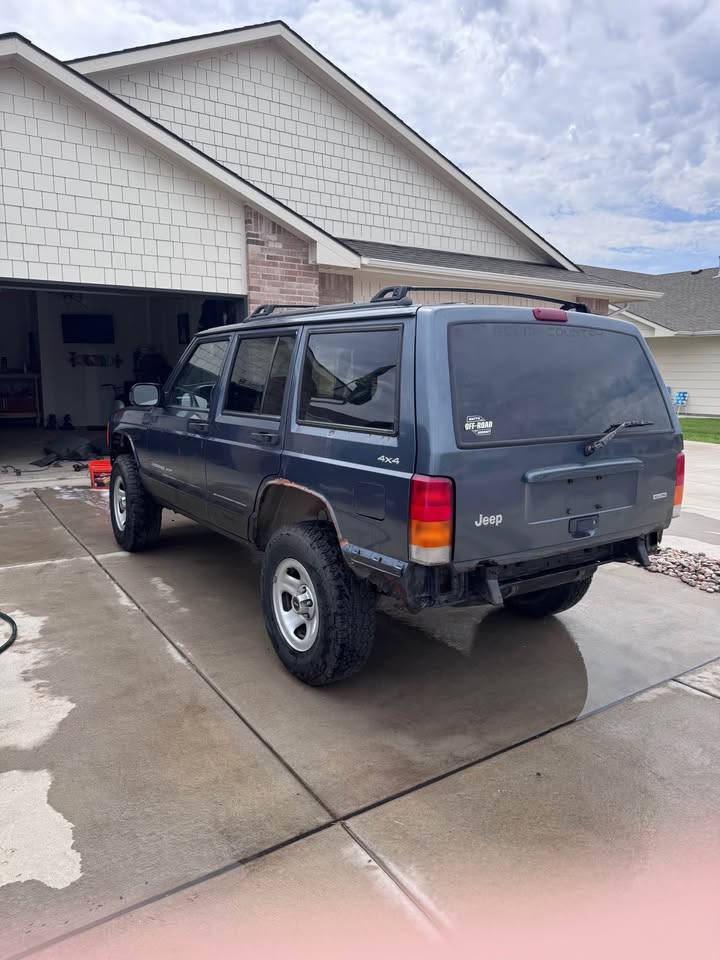 2001 Jeep Cherokee XJ in Wichita, KS (photo 2) — photo 2