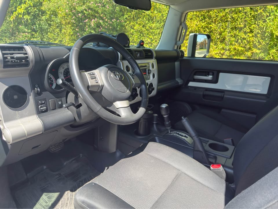 2012 Toyota FJ Cruiser · Sport Utility 2D in Corona, CA (photo 7) — photo 7