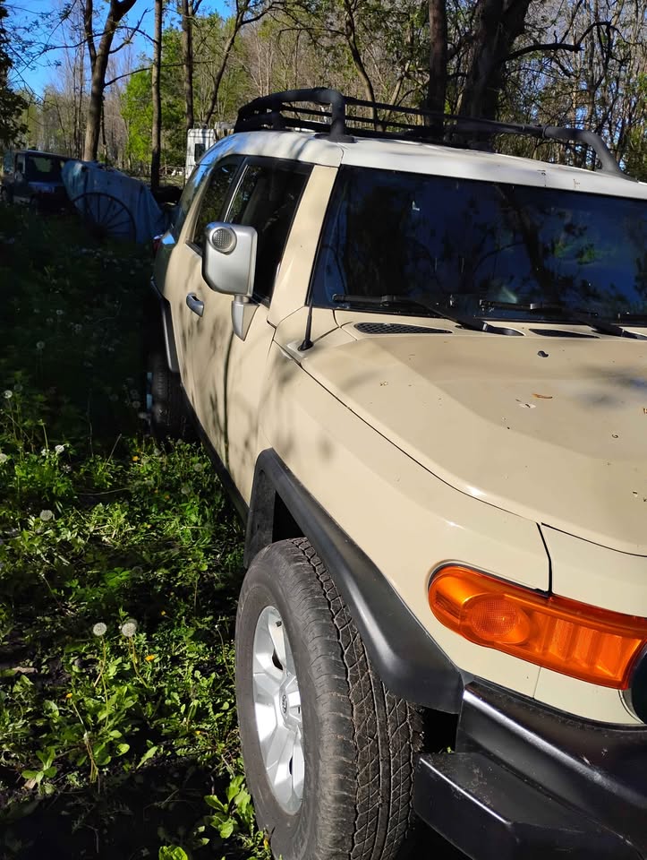2008 Toyota FJ Cruiser · Sport Utility 2D (photo 2) — photo 2