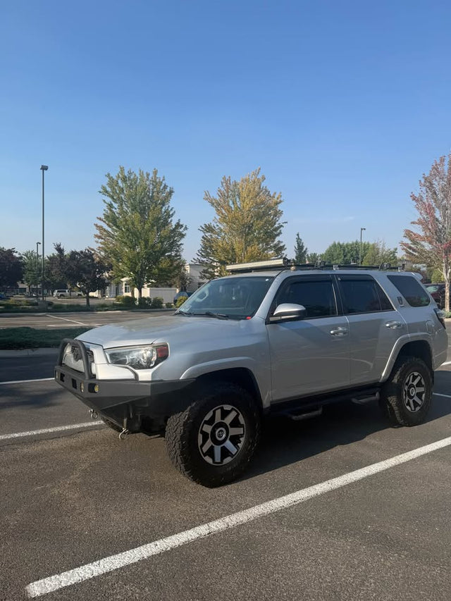 2015 Toyota 4Runner · SR5 Sport Utility 4D — photo 2