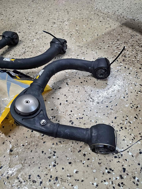 Used ARB Old Man Emu Upper Control Arms UCA0005 for 3rd gen Toyota Tacoma (2005-2023) in Torrance, CA (photo 1)